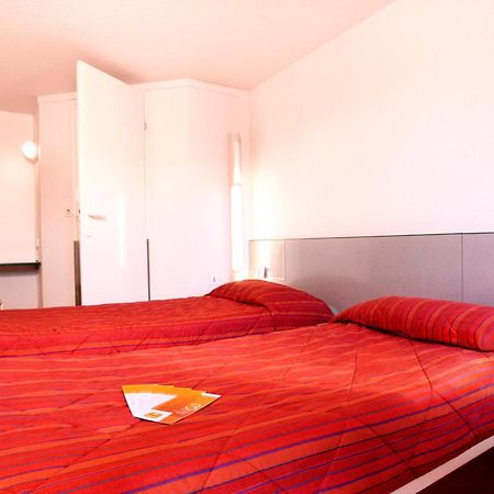 Premiere Classe Évreux Værelse billede A typical room at a Campanile hotel
