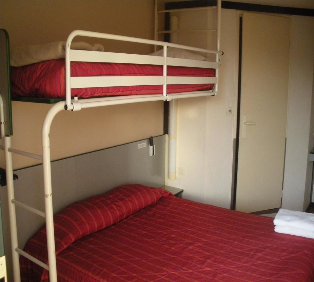 Premiere Classe Évreux Eksteriør billede A bunk bed